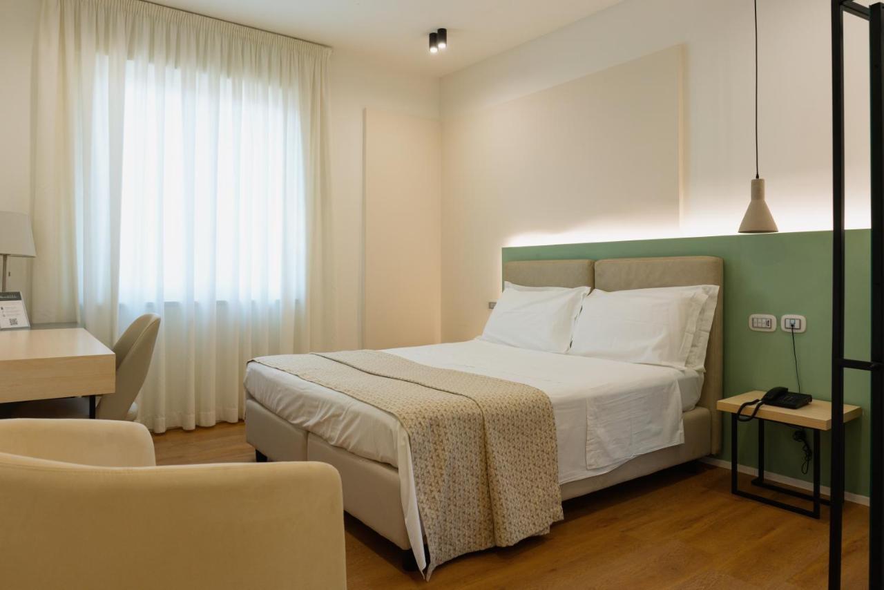 Plana Hotel Caserta Exteriör bild